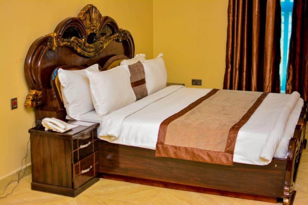 Wetland Hotel Ughelli Eksteriør bilde